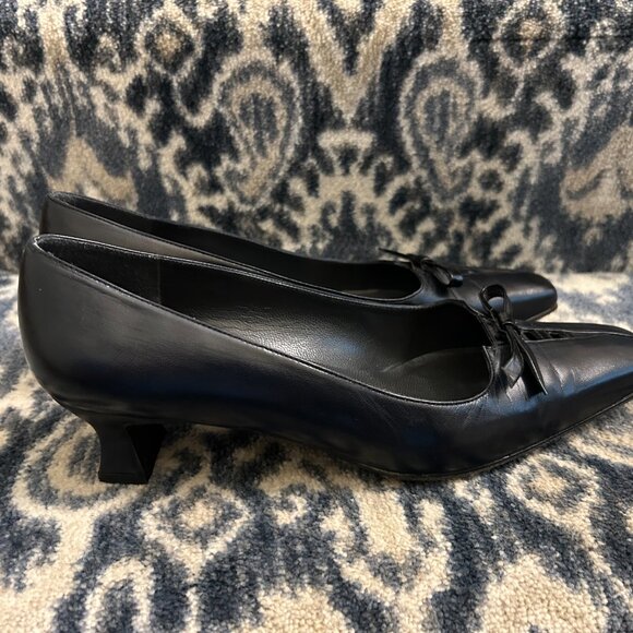 Navy Stuart Weitzman kitten heel pumps - Picture 4 of 10